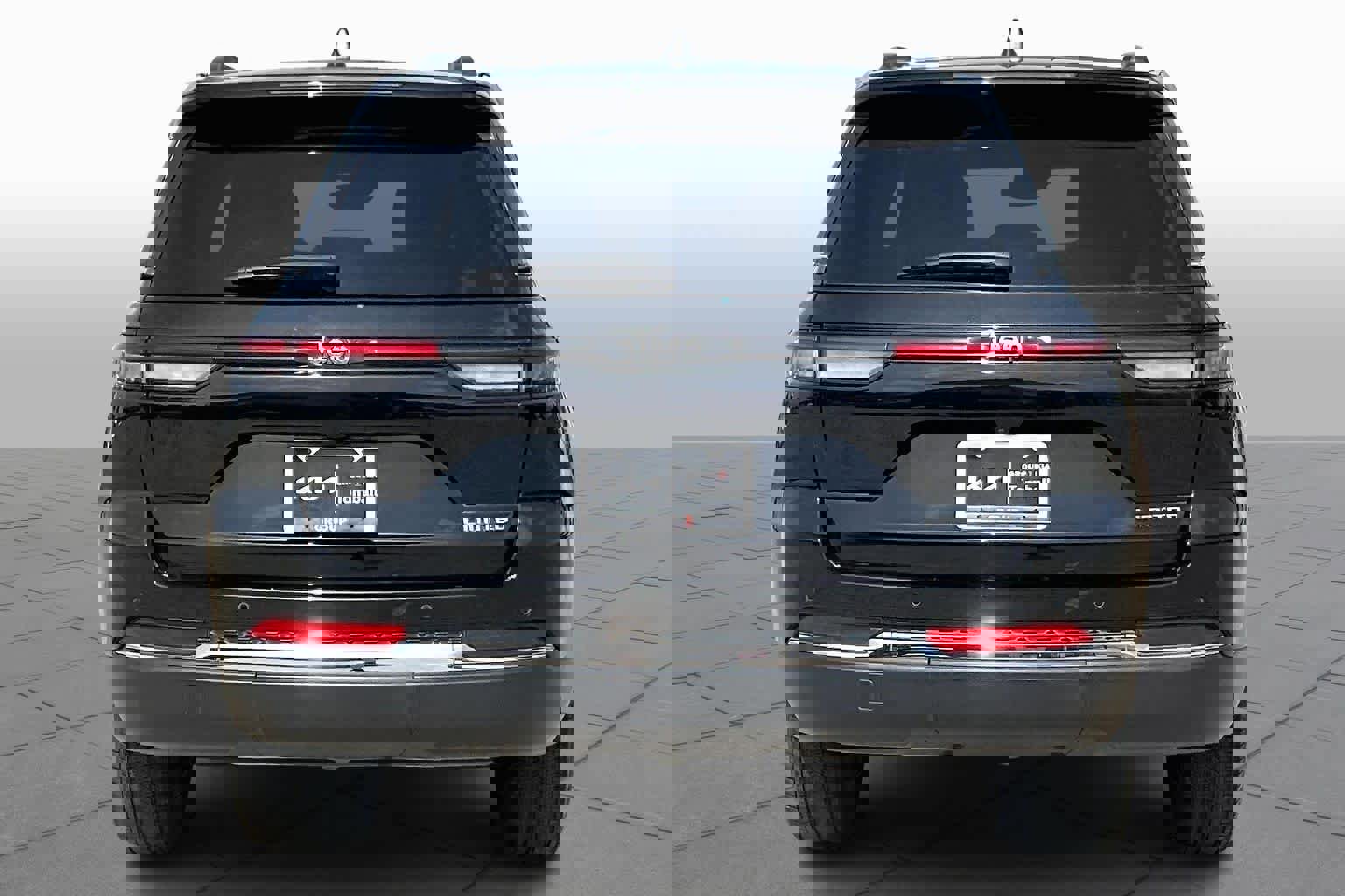 Used 2023 Jeep Grand Cherokee Limited image 5