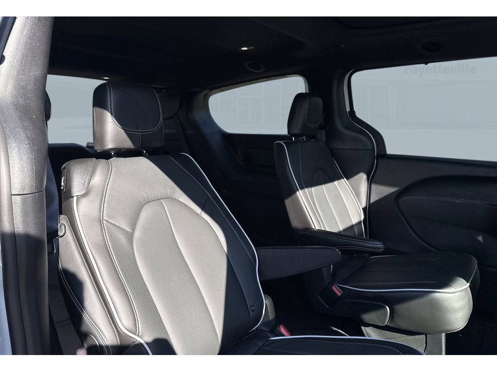 New 2026 Chrysler Pacifica Limited w/ S Appearance Package image 20