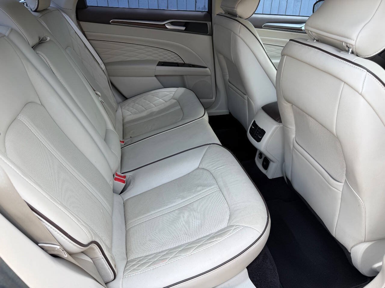 Used 2017 Ford Fusion Platinum FWD image 13