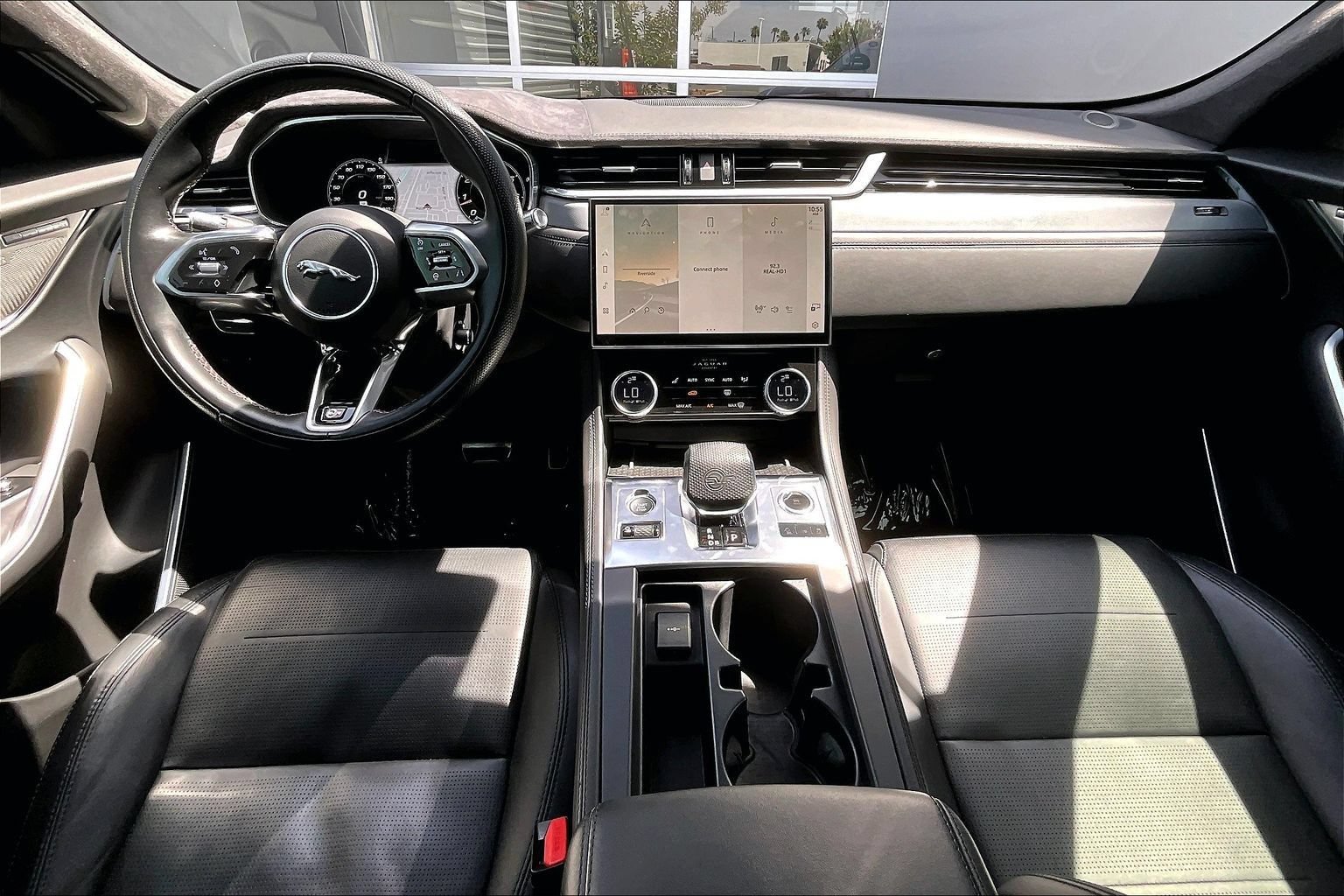 Certified 2022 Jaguar F-PACE SVR AWD/4WD image 15