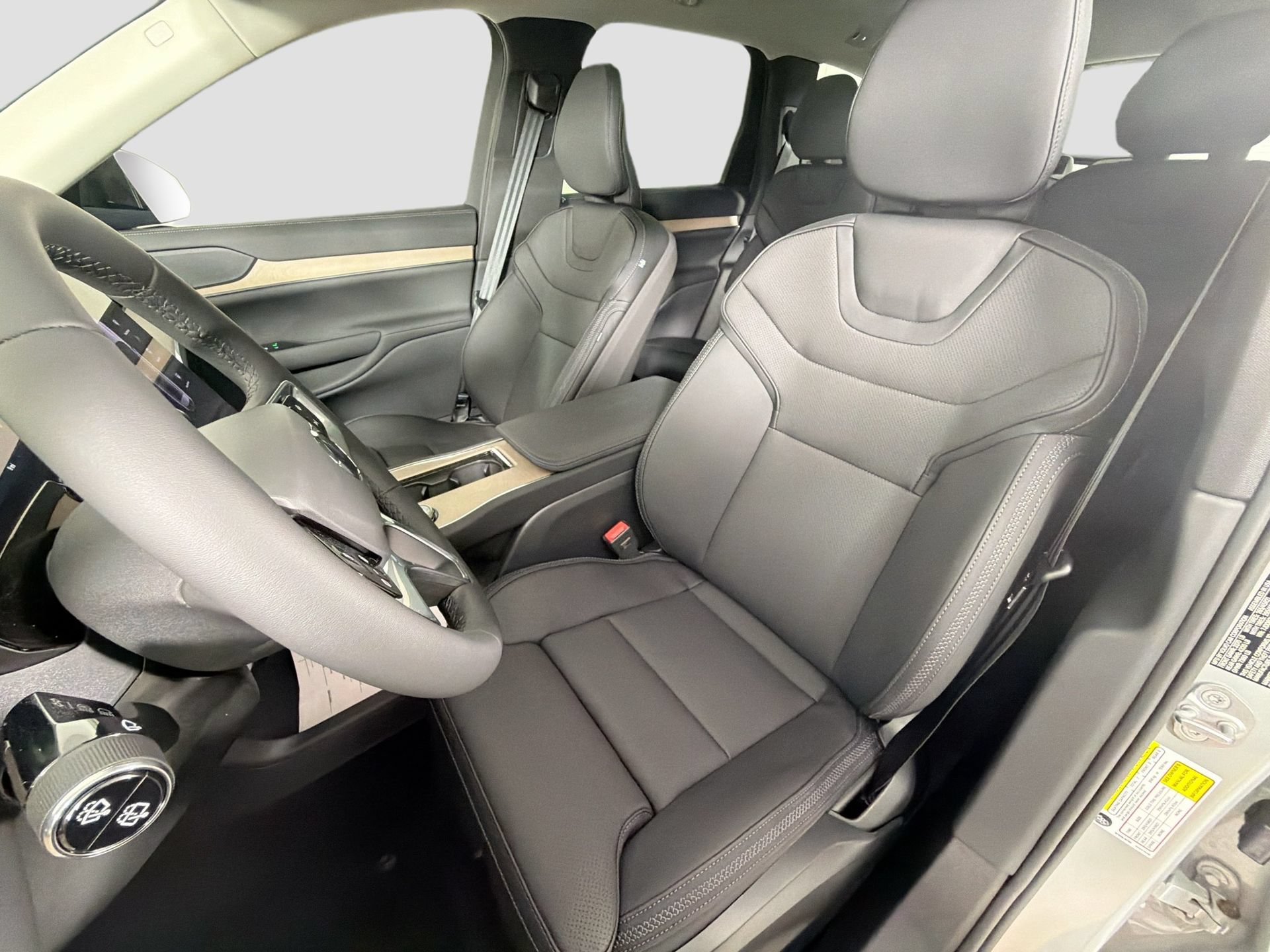 New 2026 Volvo EX90 Plus AWD/4WD image 20