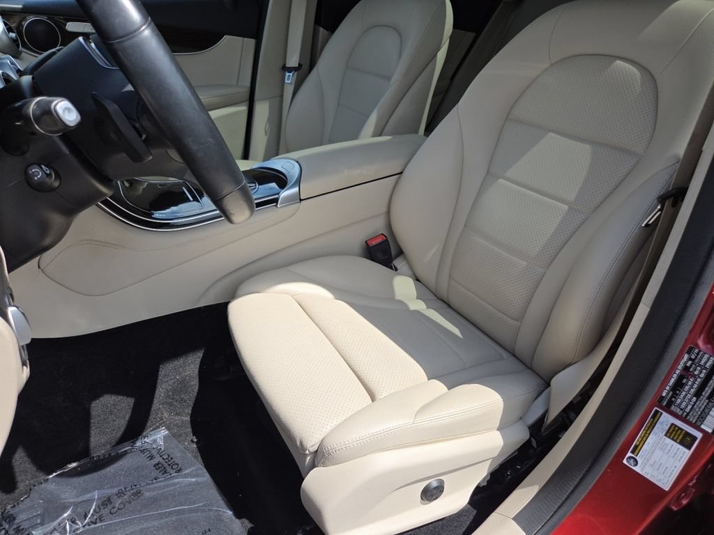 Used 2020 Mercedes-Benz GLC 300 4MATIC image 27