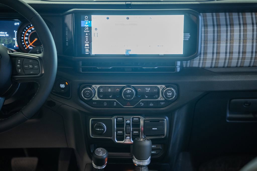 New 2026 Jeep Gladiator Sport AWD/4WD image 22