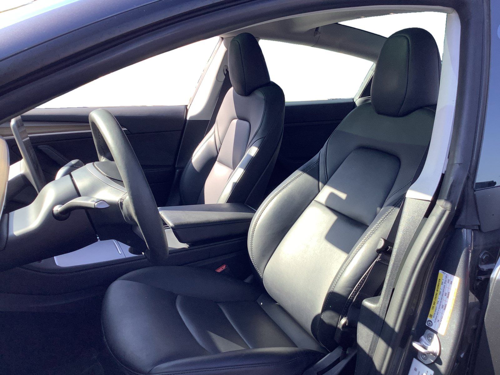 Used 2023 Tesla Model 3 Standard Range RWD image 9