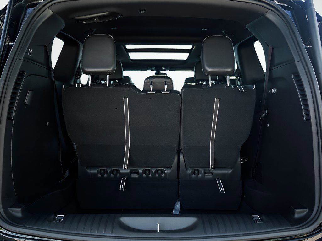 New 2026 Chrysler Pacifica Limited image 8