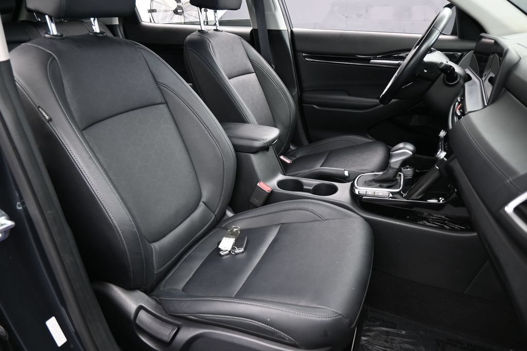 Used 2024 Kia Seltos EX FWD image 46