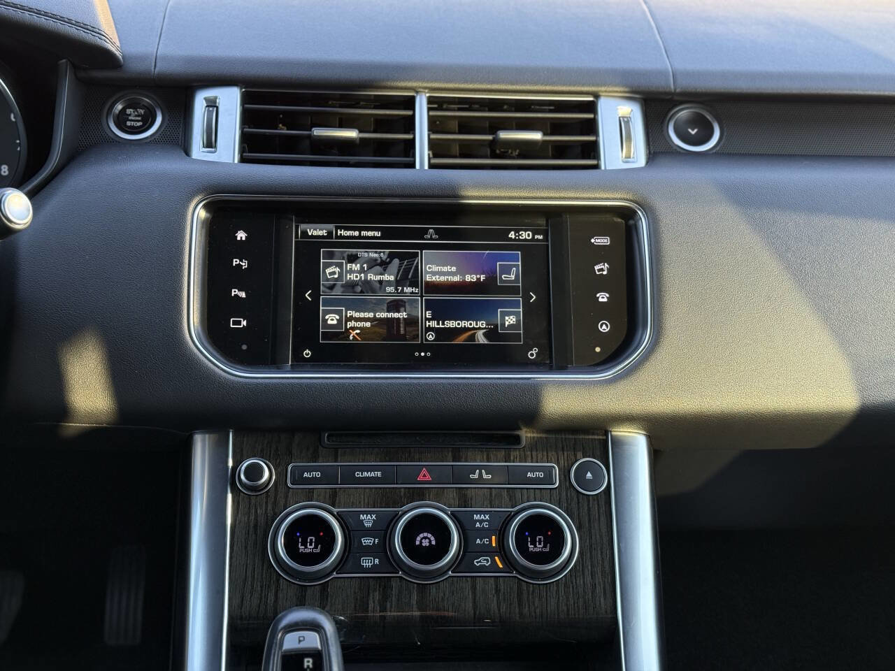 Used 2016 Land Rover Range Rover Sport HSE image 17