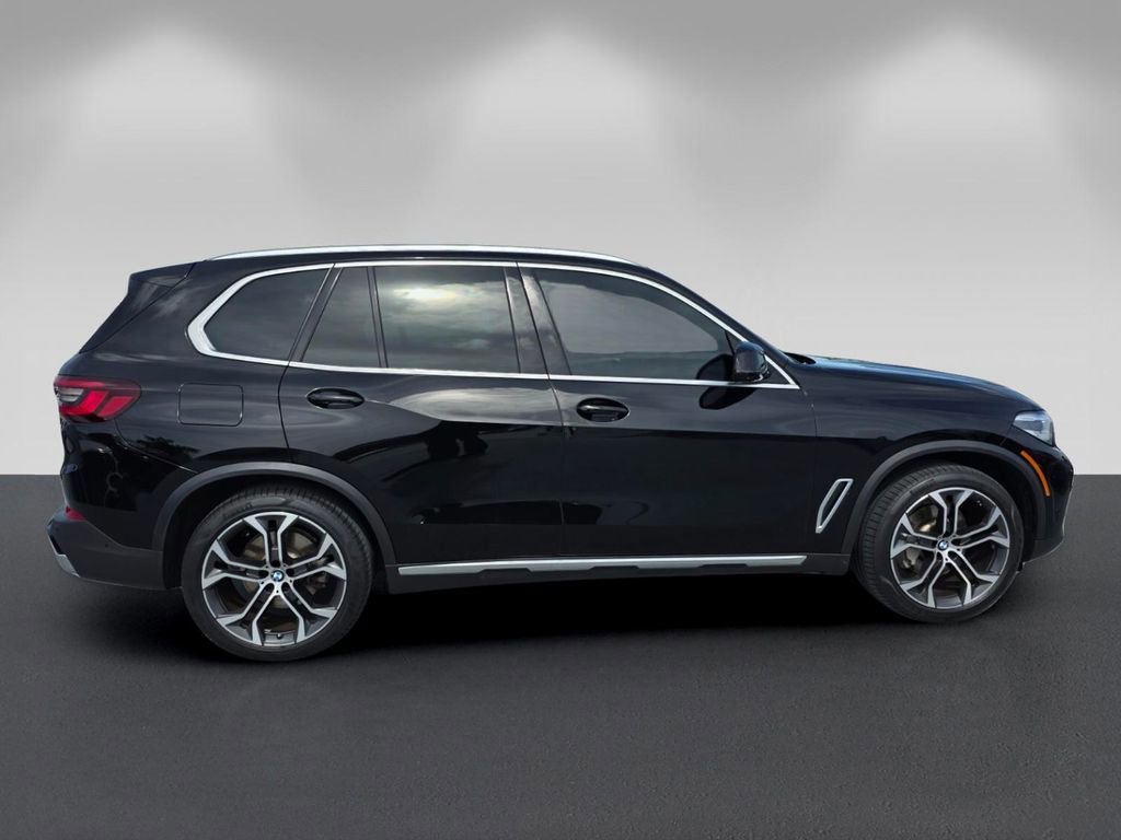 Certified 2023 BMW X5 xDrive40i w/ Premium Package AWD/4WD image 3