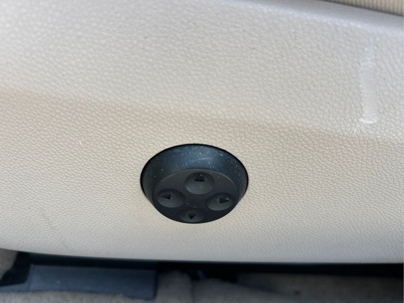Used 2014 Mercedes-Benz E 350 Sedan image 26