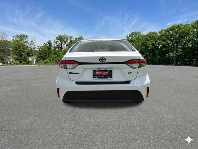 Used 2023 Toyota Corolla LE w/ Carpet Mat Package (TMS) FWD image 7