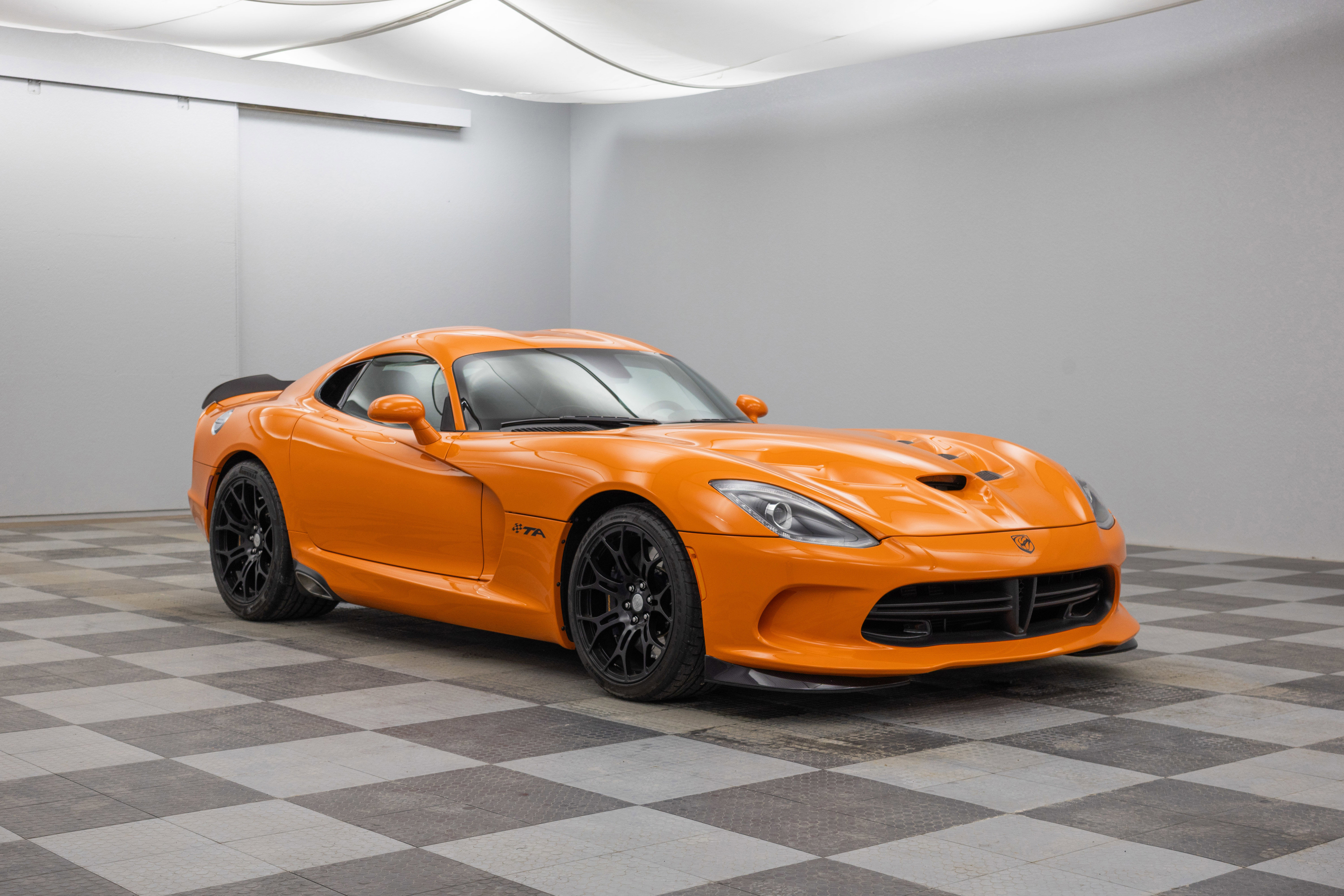 Used 2014 SRT Viper SRT-10 image 2