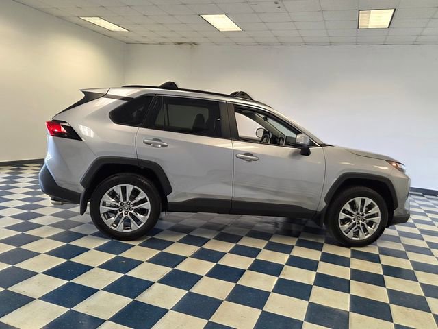 Used 2025 Toyota RAV4 XLE Premium image 9