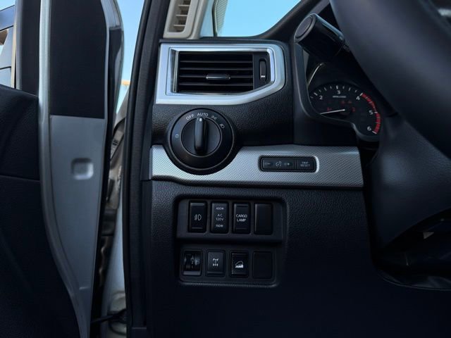 Used 2016 Nissan Titan PRO-4X image 14