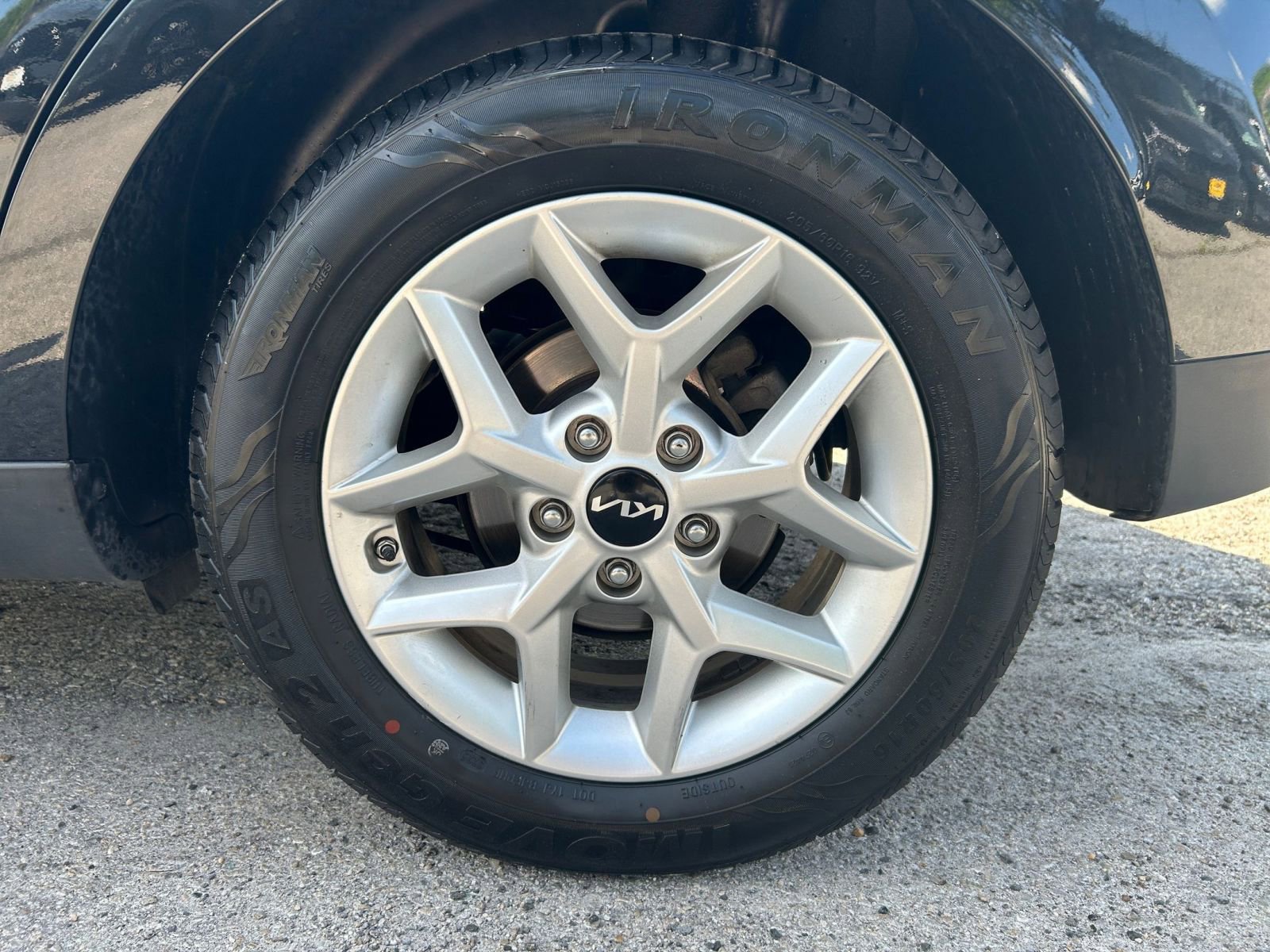 Used 2025 Kia Soul LX w/ LX Technology Package FWD image 24
