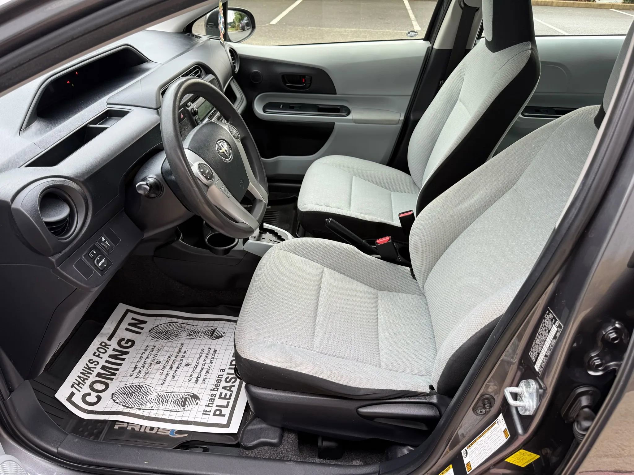 Used 2014 Toyota Prius C One image 8