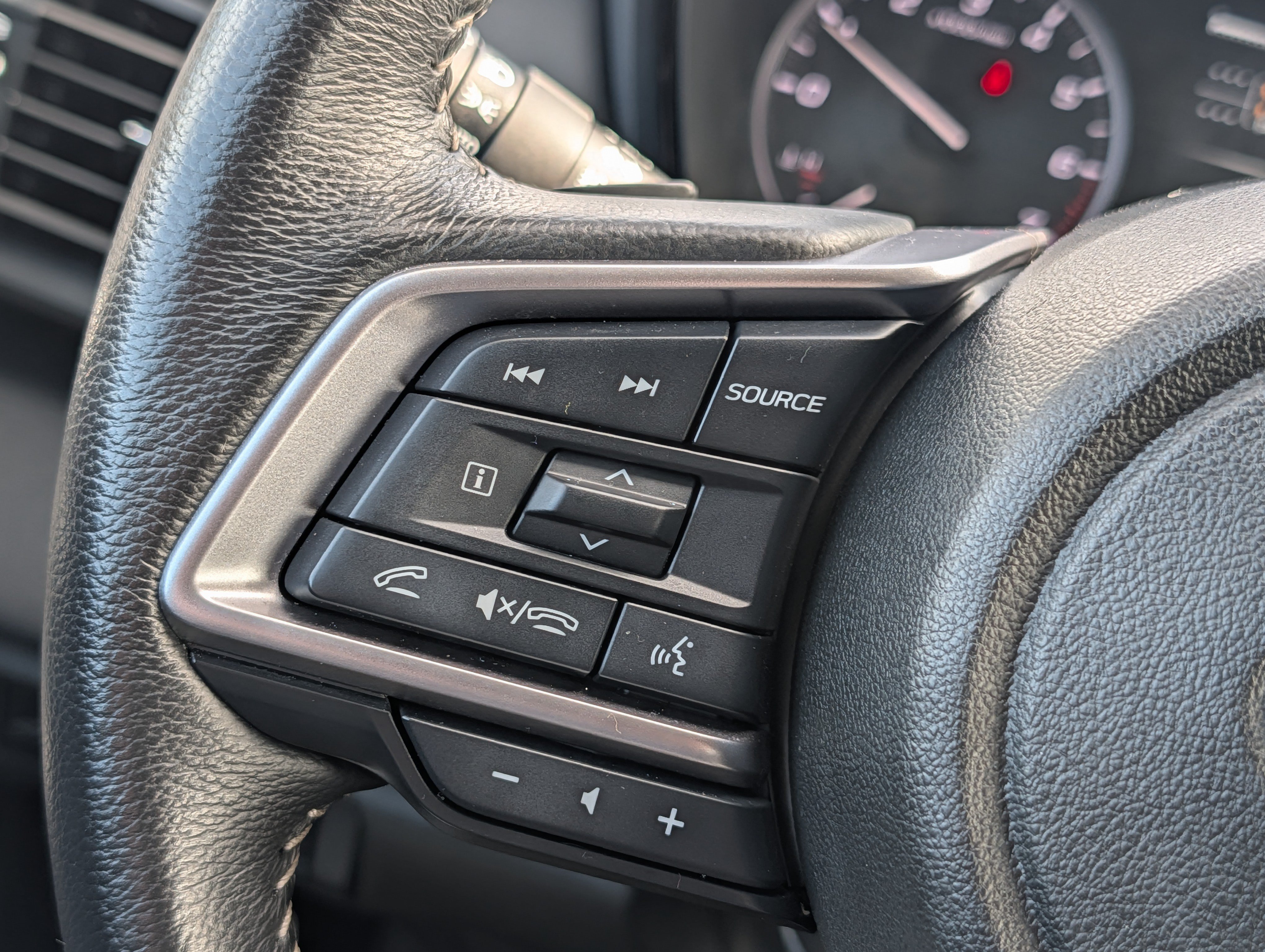 Used 2025 Subaru Outback Premium AWD/4WD image 30
