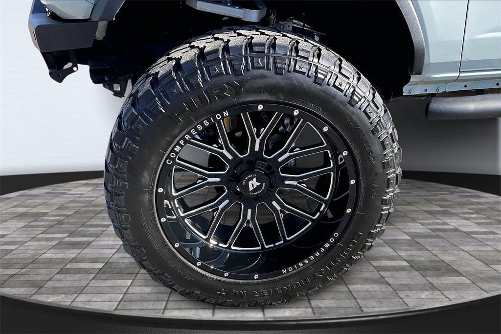 Used 2022 Ford Bronco Black Diamond w/ Sasquatch Package image 9