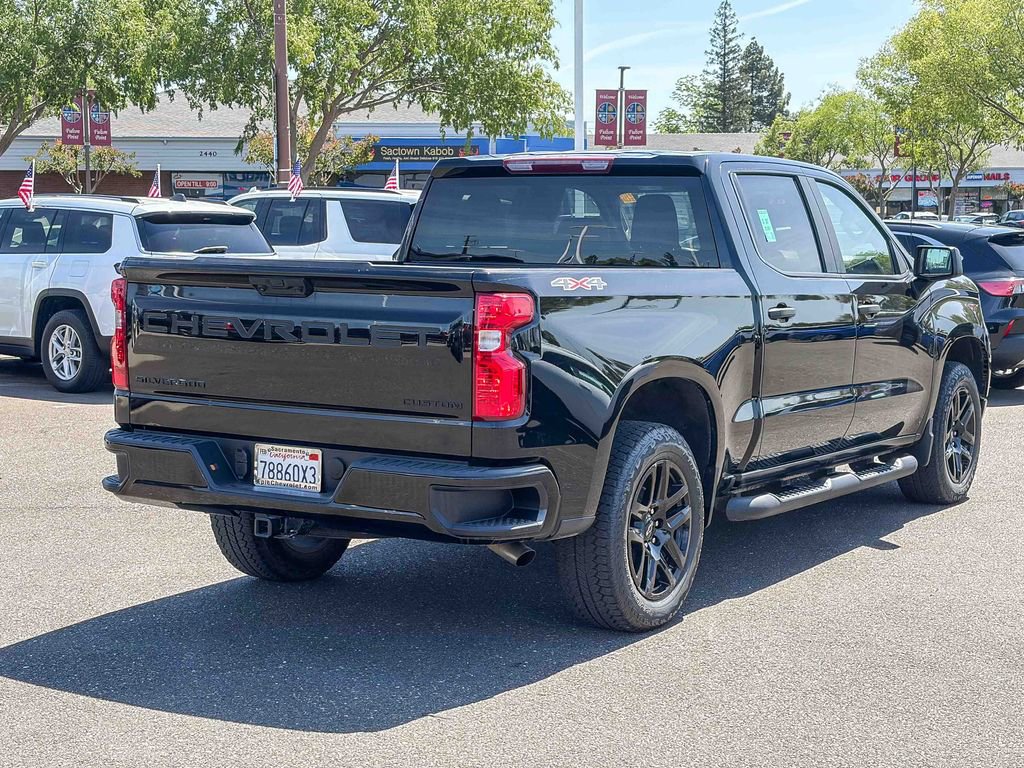 Used 2024 Chevrolet Silverado 1500 Custom w/ Turbomax Blackout Package AWD/4WD image 4