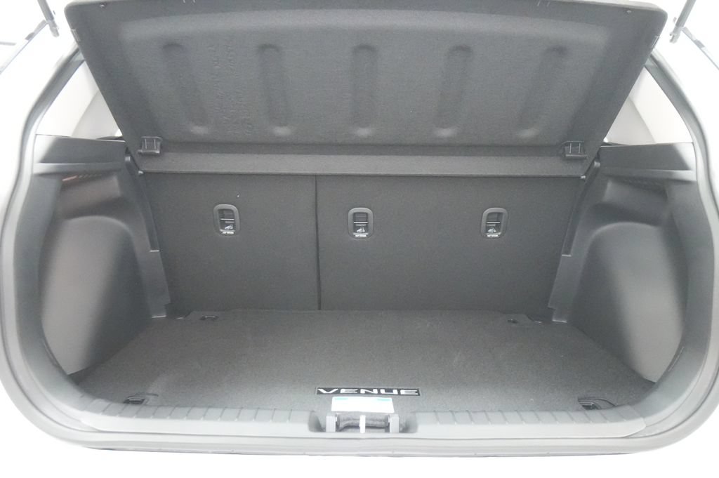 New 2026 Hyundai Venue SEL FWD image 21