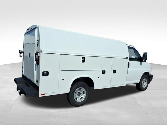 New 2026 Chevrolet Express 3500 w/ Power Convenience Package RWD image 3