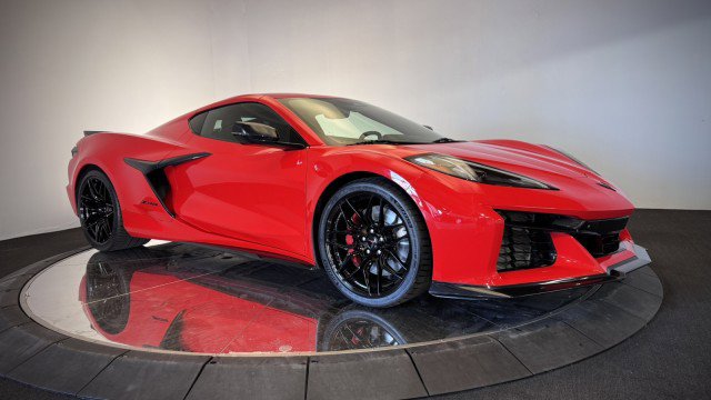 Used 2024 Chevrolet Corvette Z06 w/ Stealth Interior Trim Package RWD image 19