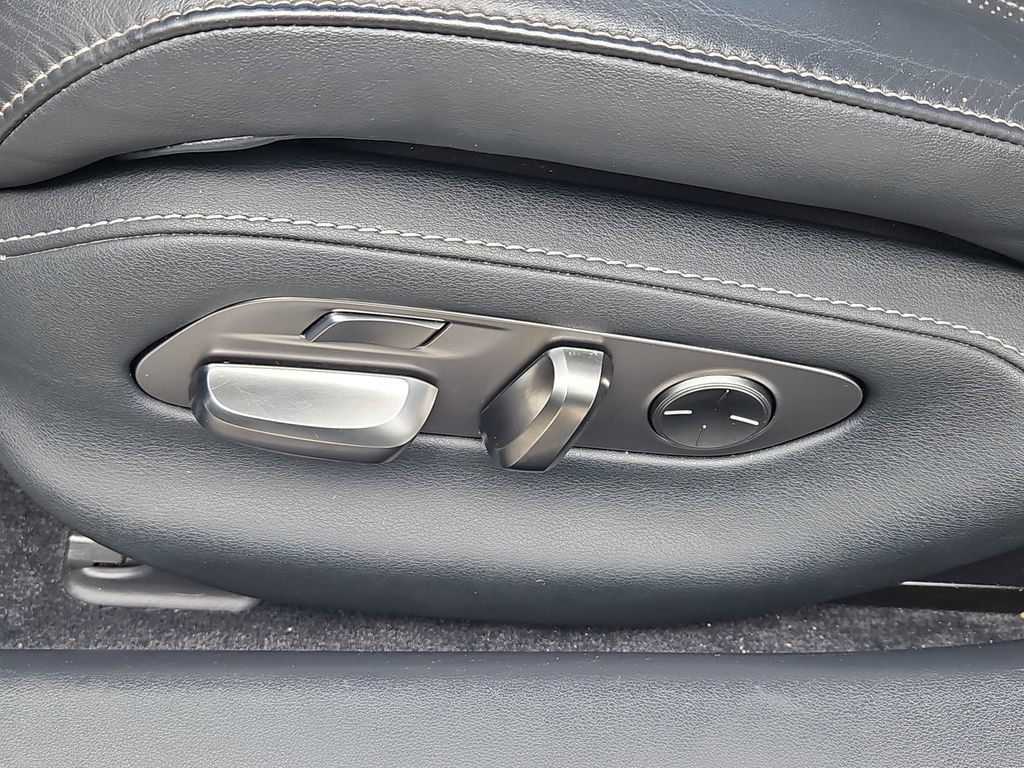 Used 2023 Lexus LS 500 AWD w/ Interior Upgrade Package image 25