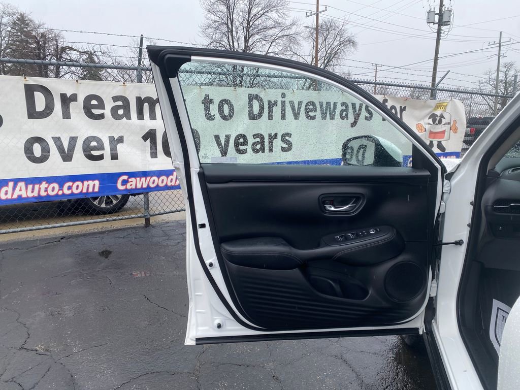 Used 2024 Honda HR-V EX-L image 13