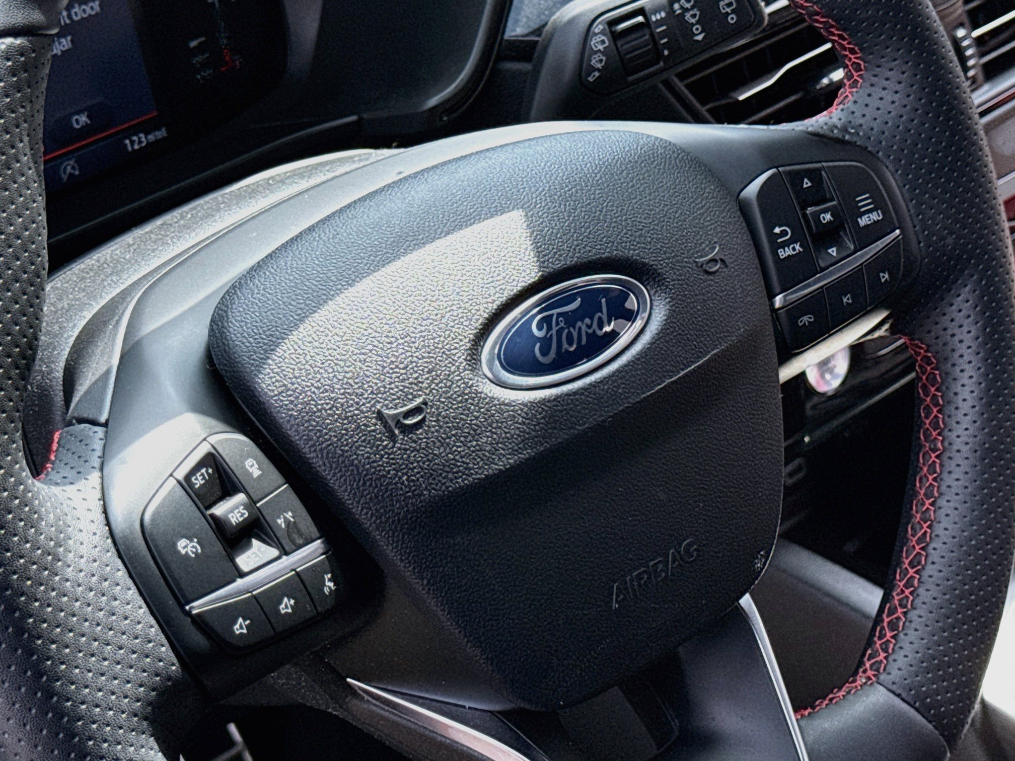 Used 2024 Ford Escape ST-Line w/ Tech Pack #1 AWD/4WD image 12