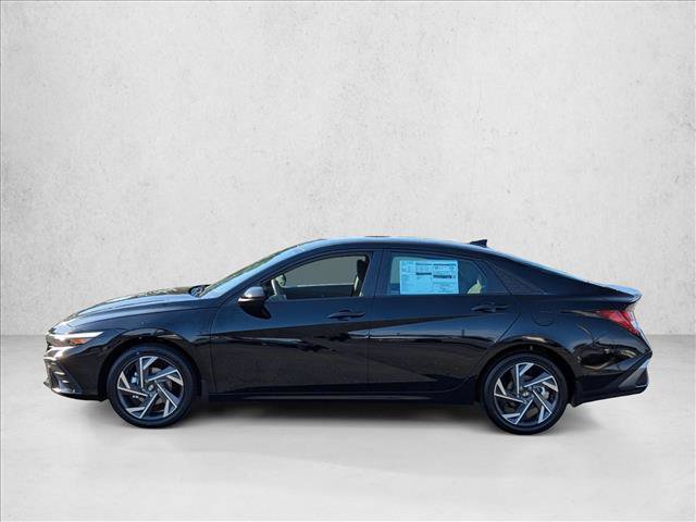 Certified 2025 Hyundai Elantra SEL FWD image 5