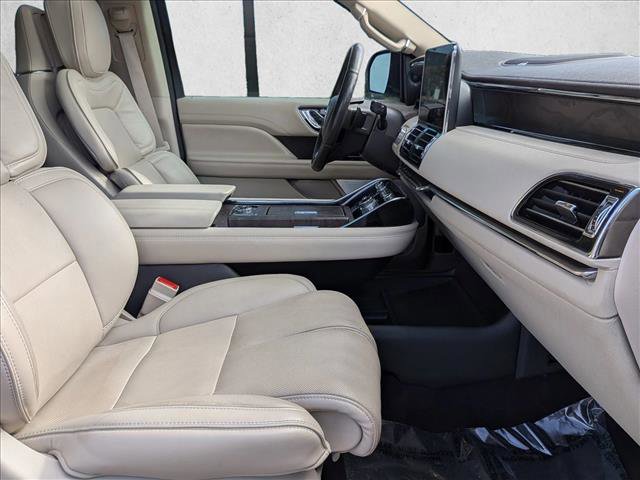 Used 2019 Lincoln Navigator Reserve image 19