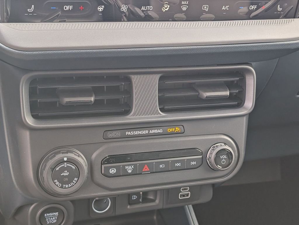 New 2026 Ford Maverick Lariat w/ Black Appearance Package image 39