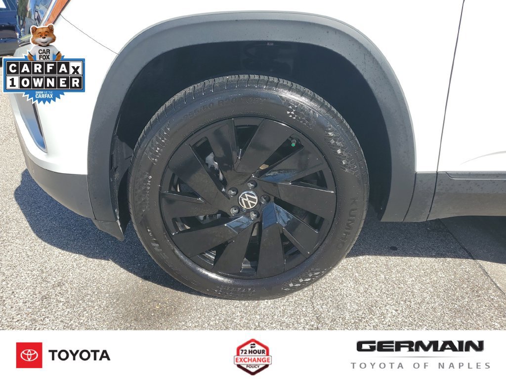 Used 2025 Volkswagen Atlas SE w/ Black Wheel Package FWD image 14