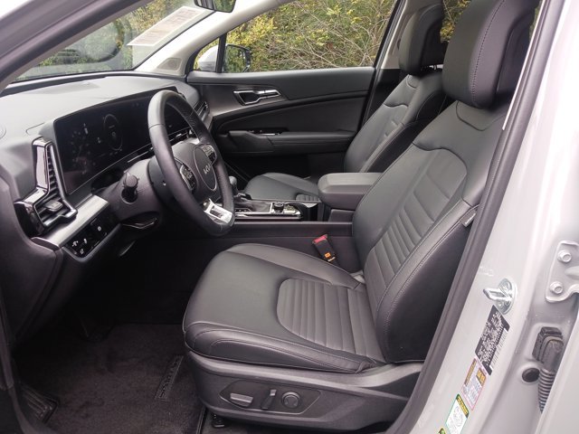 Used 2025 Kia Sportage SX image 12