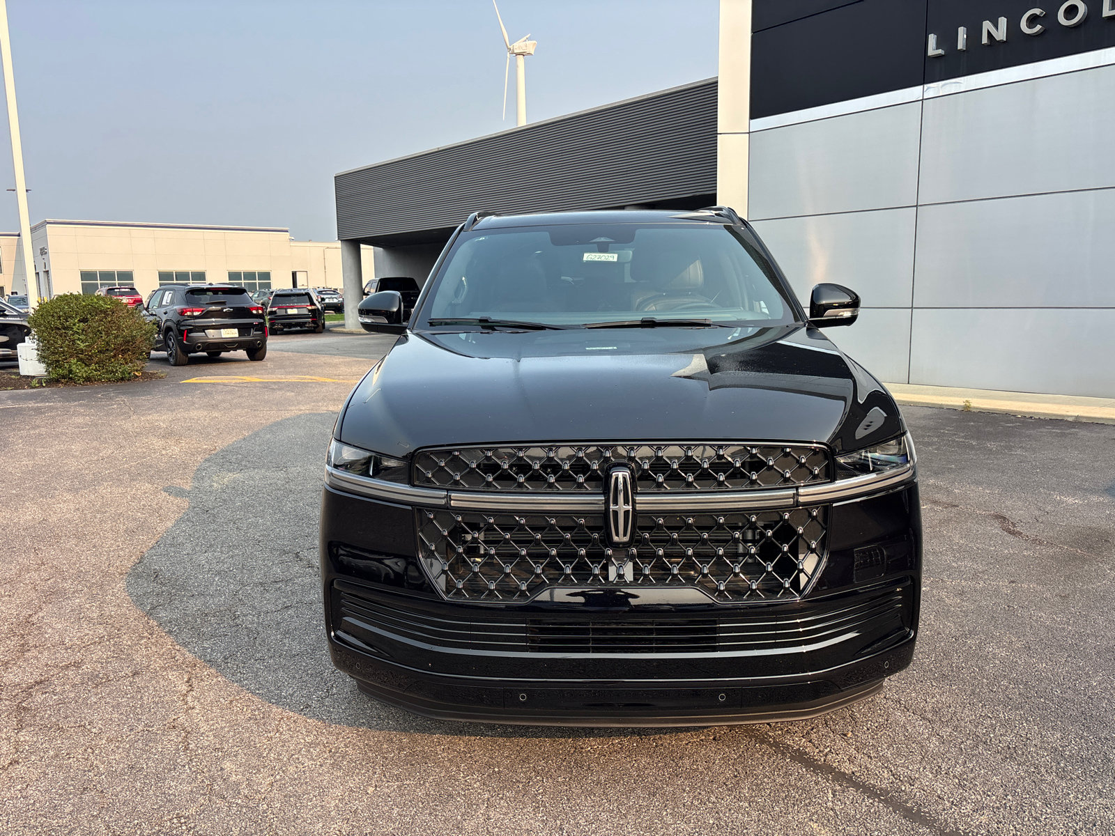 New 2027 Lincoln Navigator Reserve w/ Jet Appearance Package AWD/4WD image 2