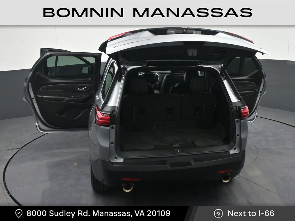 Used 2023 Chevrolet Traverse LT image 40