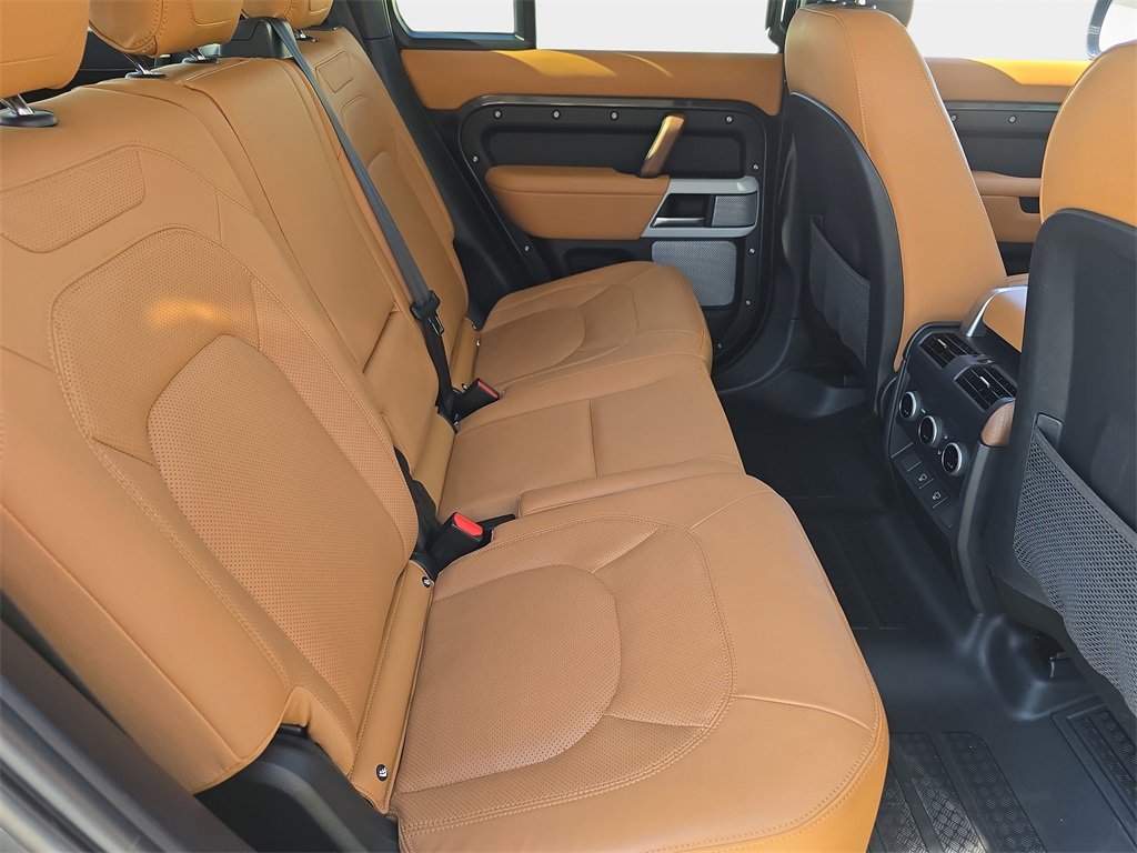 Used 2023 Land Rover Defender 130 First Edition image 11