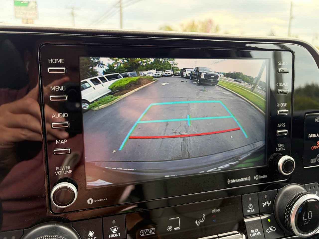 Used 2021 Toyota Highlander XLE image 22