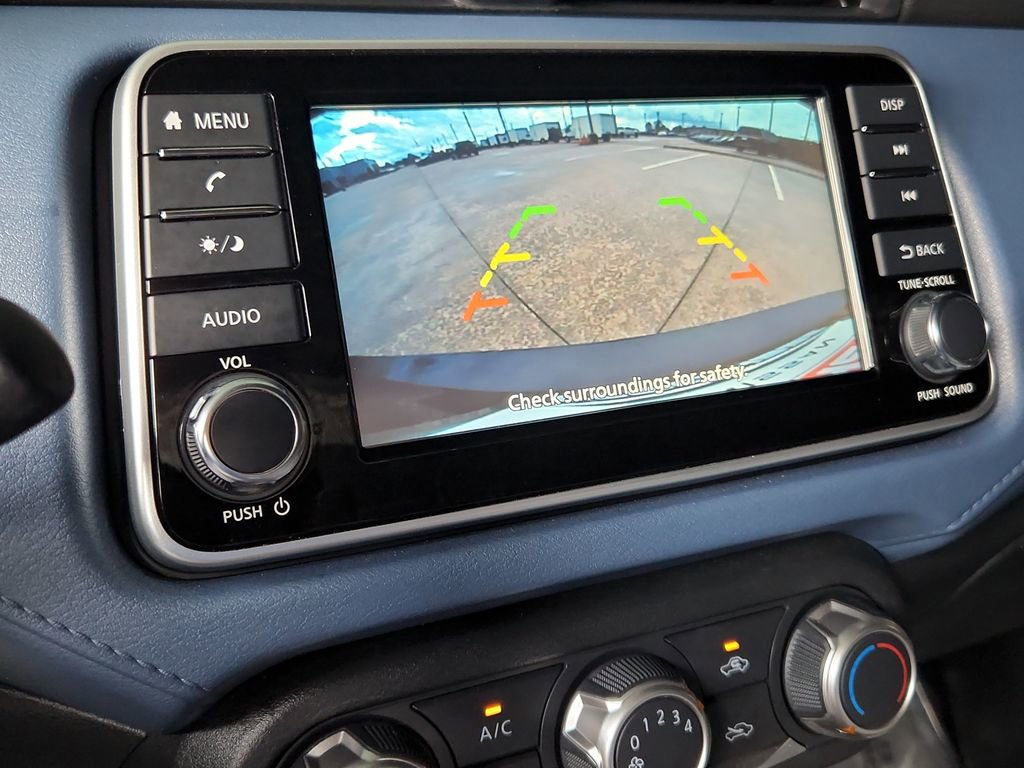 Used 2025 Nissan Versa SV FWD image 29