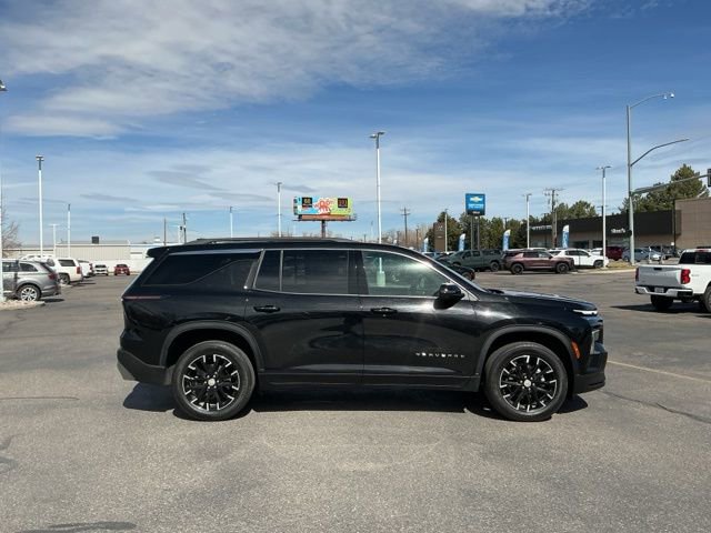 Used 2025 Chevrolet Traverse LT w/ Sun and Wheel Package image 2