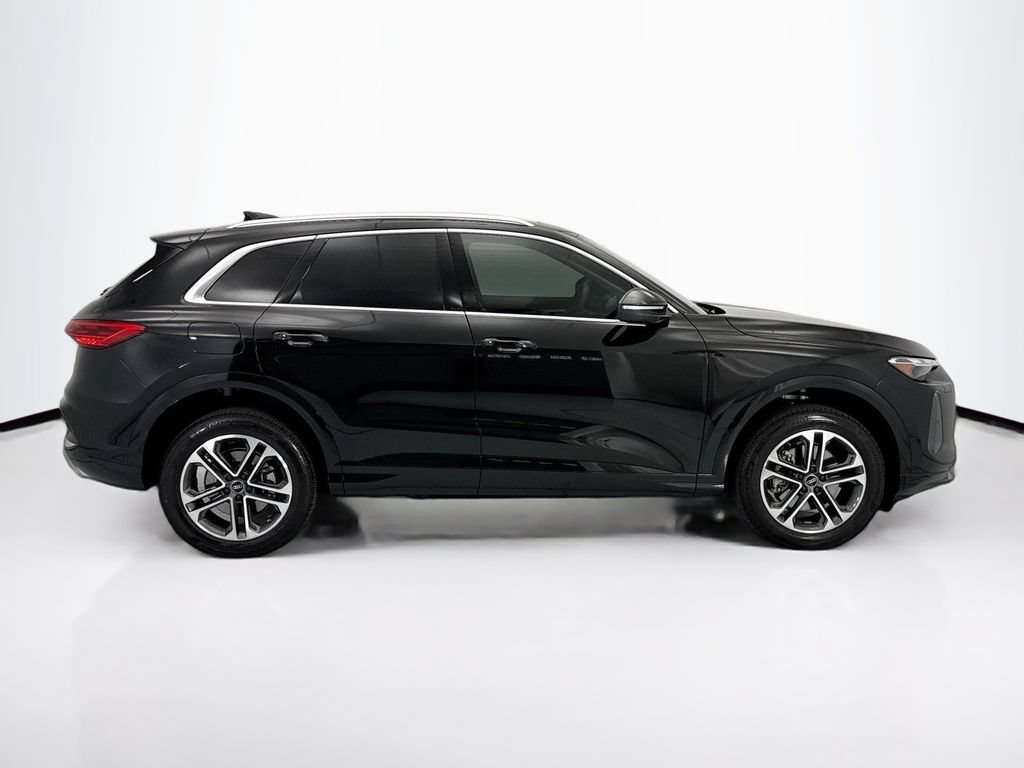Used 2025 Audi Q5 Premium AWD/4WD image 4