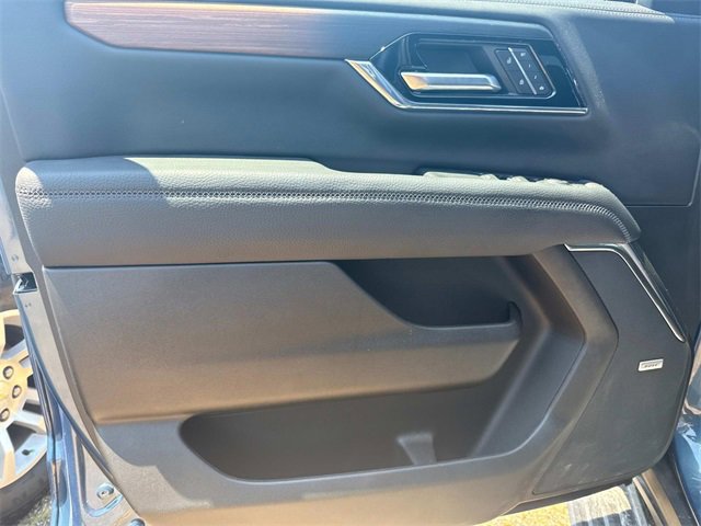 Certified 2025 GMC Yukon XL Denali w/ Sun & Power Step Package image 24