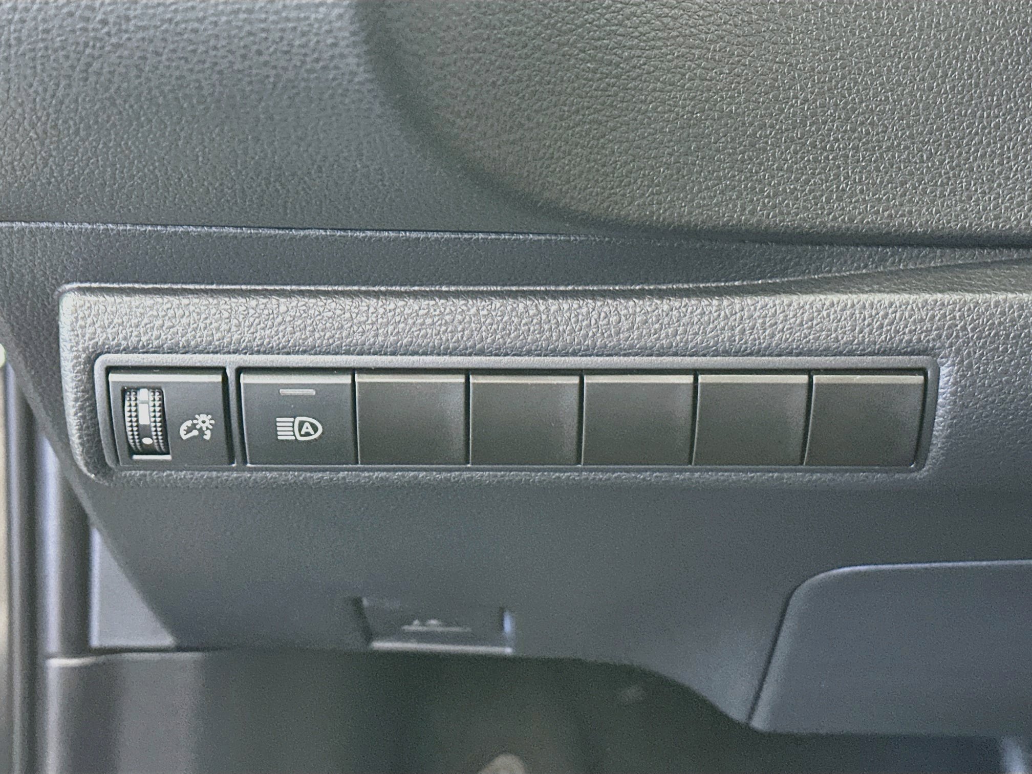 Used 2021 Toyota Corolla SE w/ Carpet Mat Package (TMS) FWD image 16
