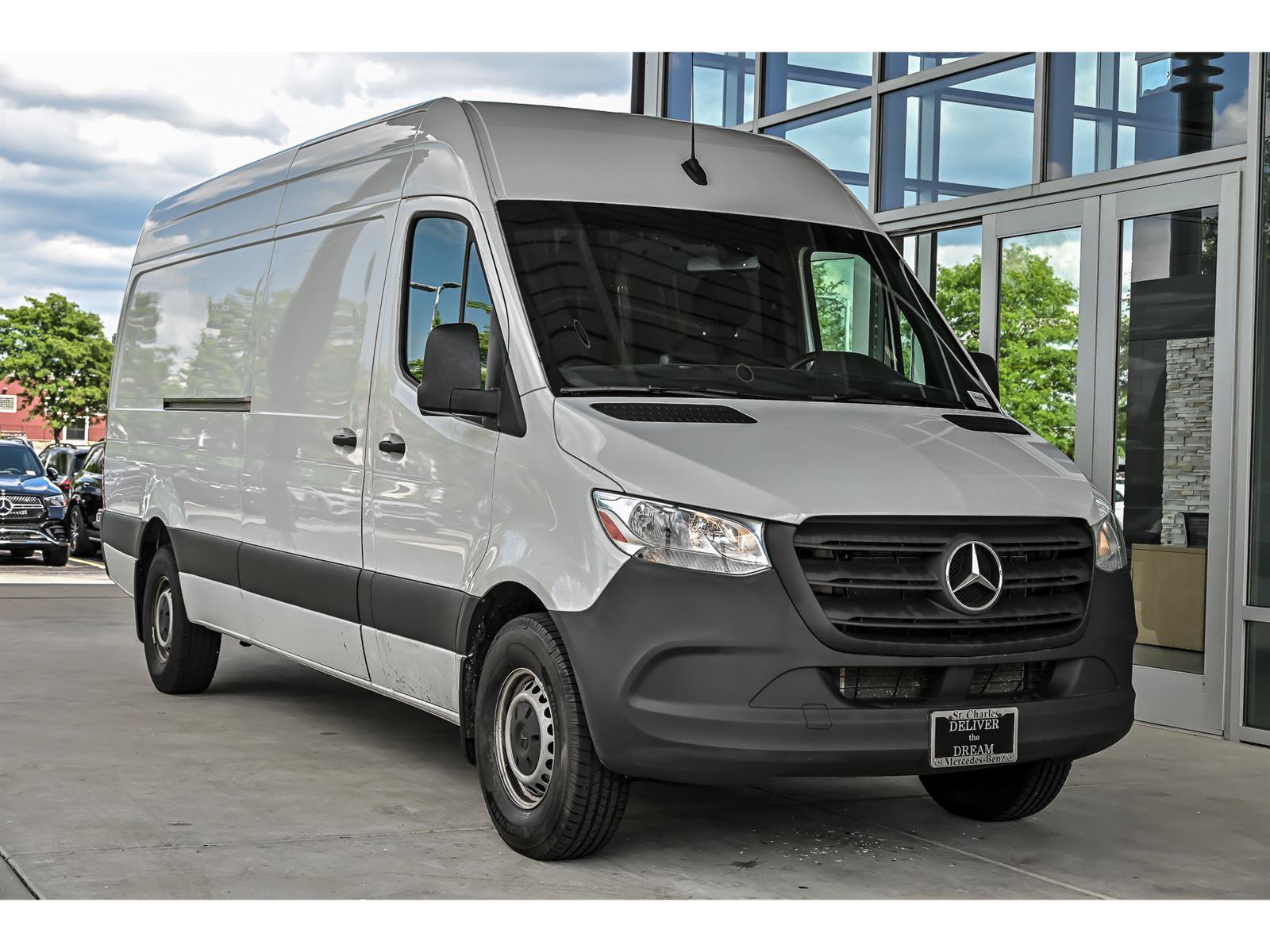 Used 2024 Mercedes-Benz Sprinter 2500 image 1