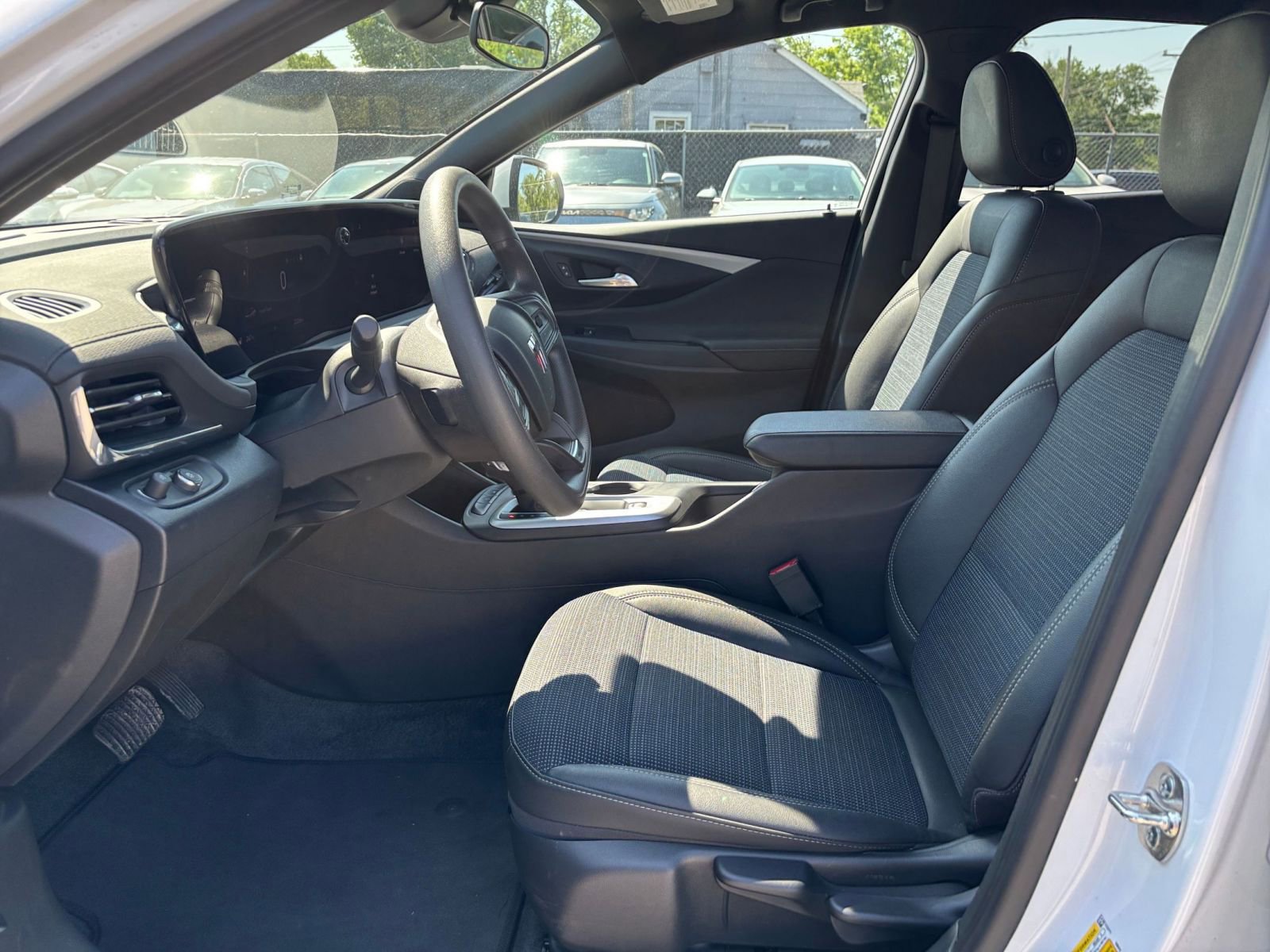 Used 2025 Buick Envista Preferred FWD image 25