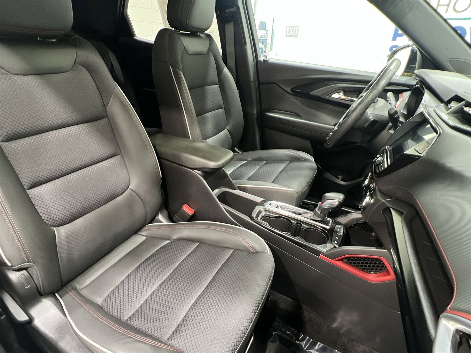 Used 2023 Chevrolet TrailBlazer RS w/ Sun and Liftgate Package image 24