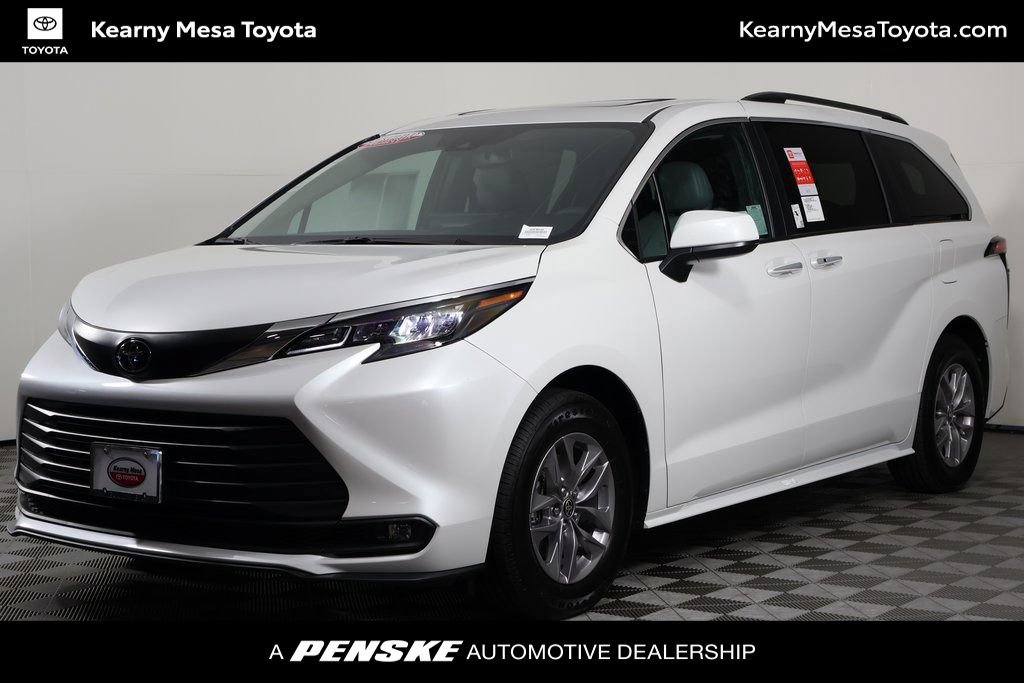 Used 2026 Toyota Sienna XLE FWD image 1