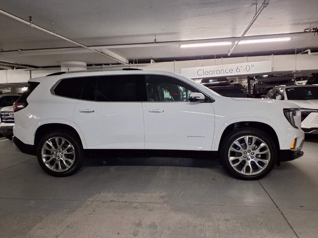 New 2027 GMC Acadia Denali w/ LPO, Floor Liner Package FWD image 4