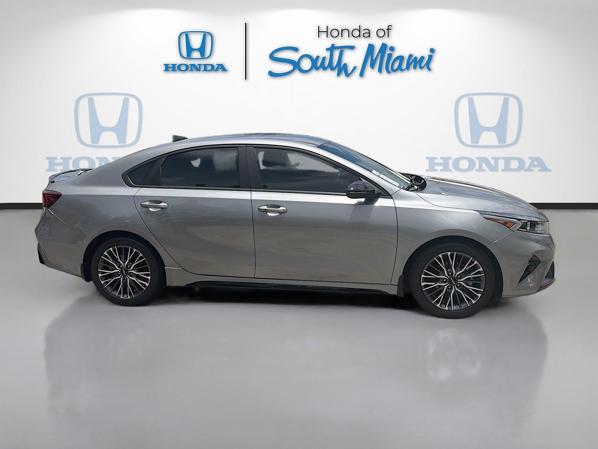 Used 2023 Kia Forte GT-Line w/ GT-Line Technology Package FWD image 8