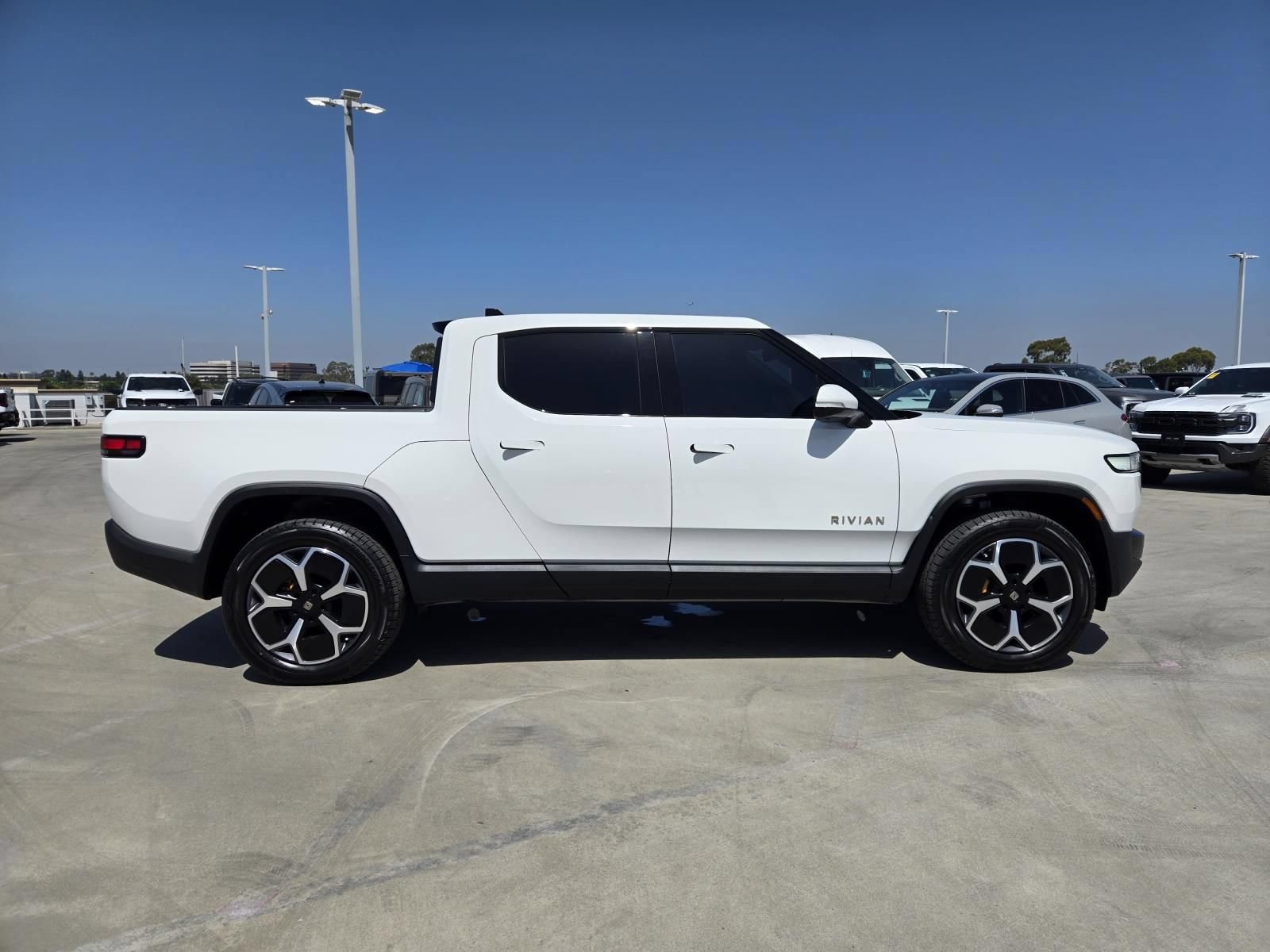 Used 2022 Rivian R1T Adventure AWD/4WD image 2