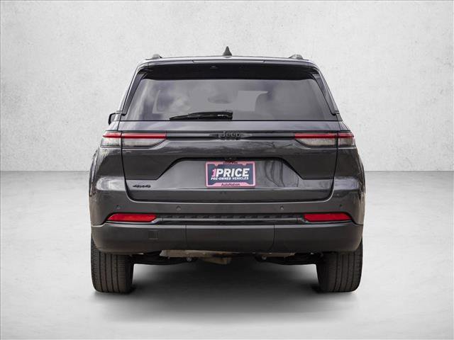 Used 2023 Jeep Grand Cherokee Altitude image 6